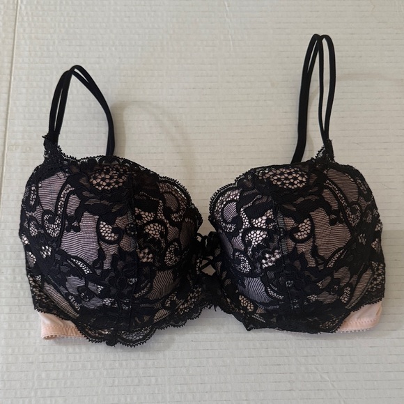 Victoria’s Secret Black Lace Balconet Bra 32D Underwire Nude Lined Lingerie - Picture 1 of 10